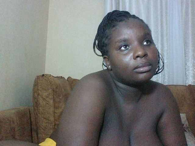Hotybobbies live cam on BongaCams