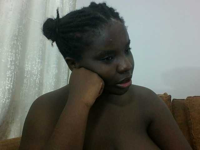 Hotybobbies live cam on BongaCams