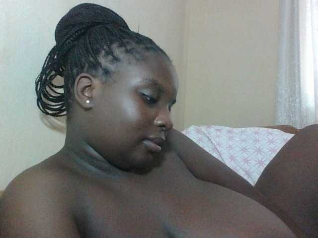 Hotybobbies live cam on BongaCams