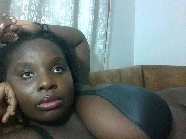 Hotybobbies live cam on BongaCams