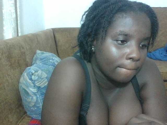 Hotybobbies live cam on BongaCams