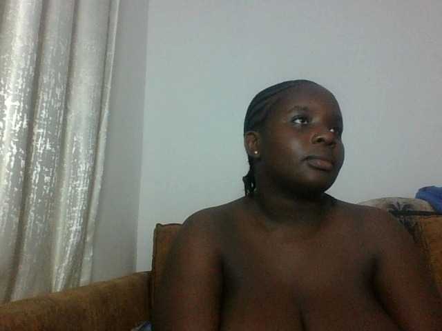 Hotybobbies live cam on BongaCams