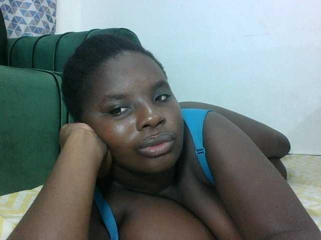 Hotybobbies live cam on BongaCams