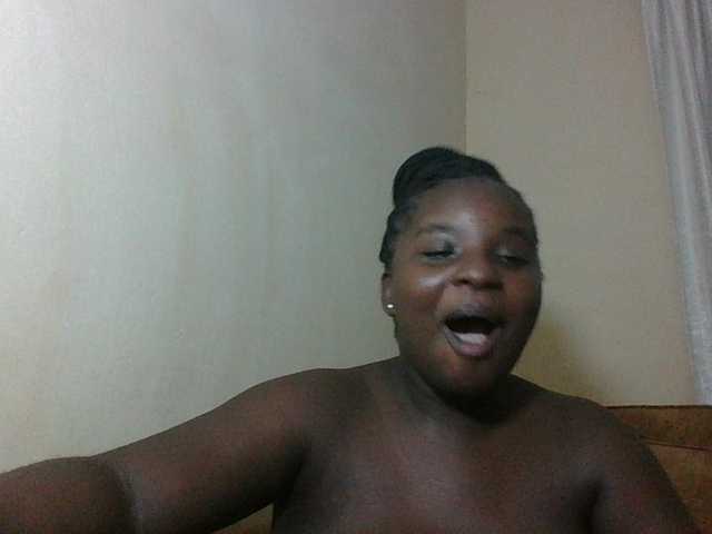 Hotybobbies live cam on BongaCams