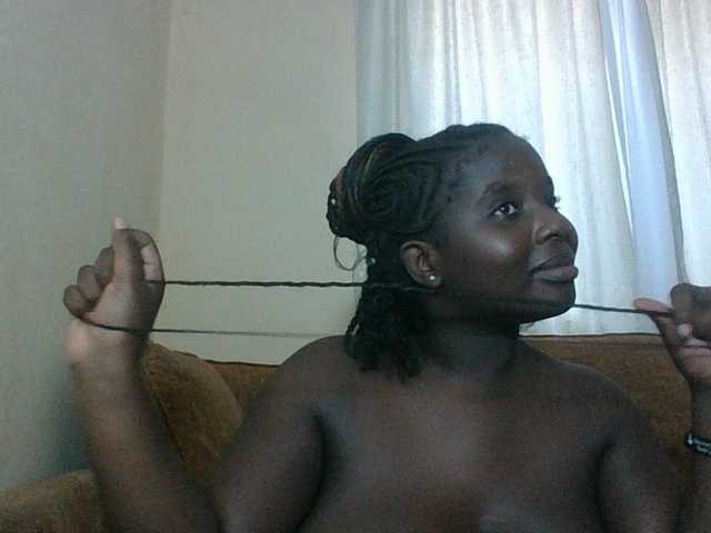 Hotybobbies live cam on BongaCams