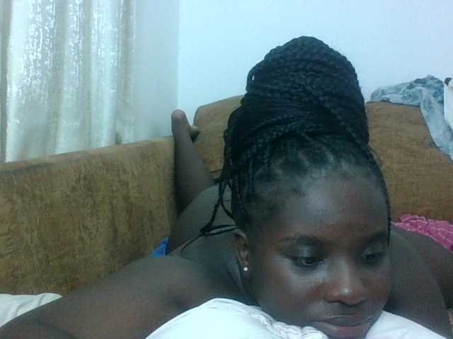 Hotybobbies live cam on BongaCams