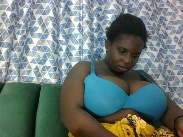 Hotybobbies live cam on BongaCams