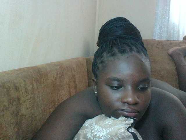 Hotybobbies live cam on BongaCams