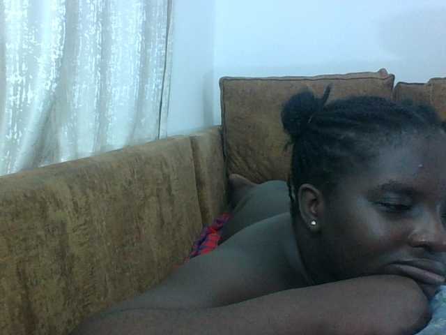 Hotybobbies live cam on BongaCams