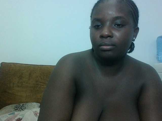 Hotybobbies live cam on BongaCams