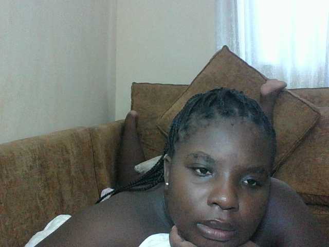 Hotybobbies live cam on BongaCams
