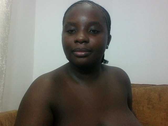 Hotybobbies live cam on BongaCams