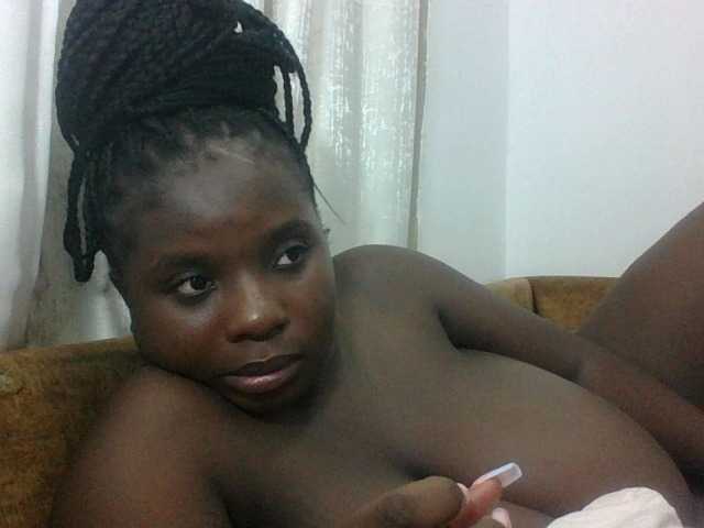 Hotybobbies live cam on BongaCams