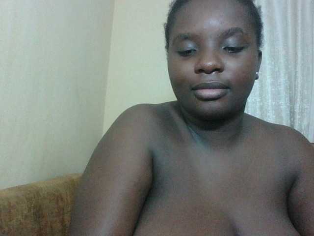 Hotybobbies live cam on BongaCams