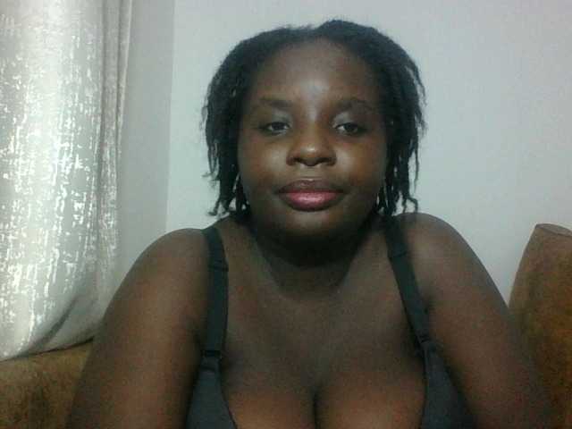 Hotybobbies live cam on BongaCams