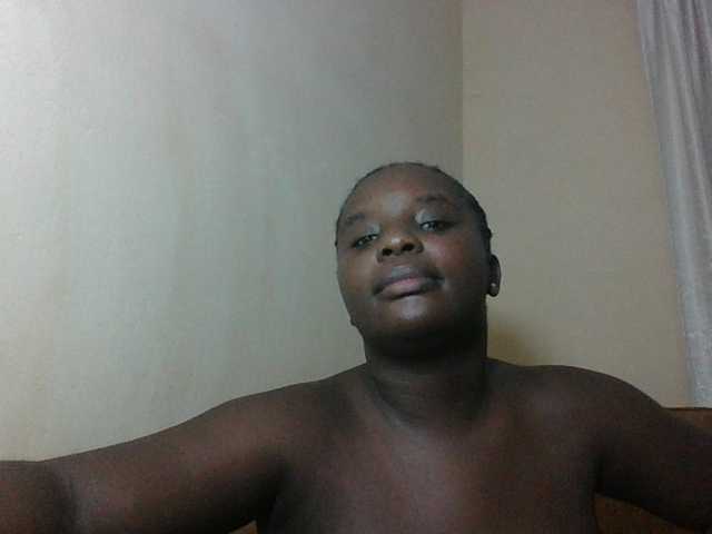 Hotybobbies live cam on BongaCams