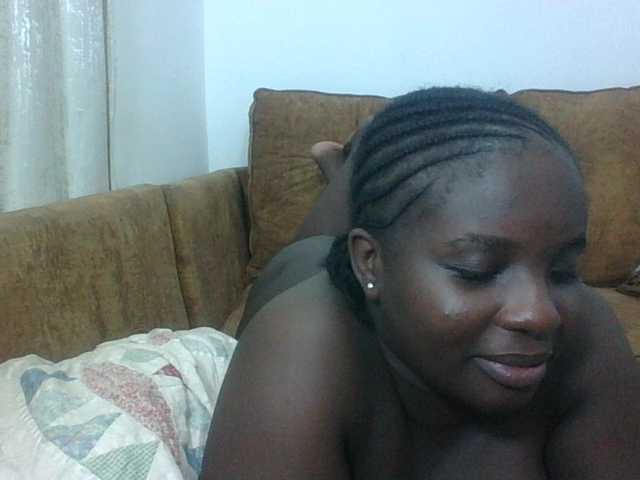 Hotybobbies live cam on BongaCams