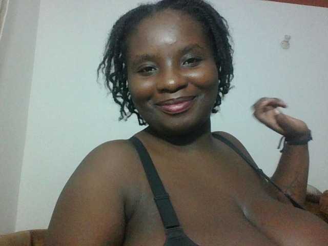 Hotybobbies live cam on BongaCams