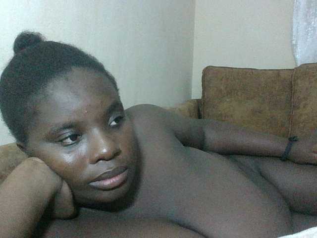 Hotybobbies live cam on BongaCams