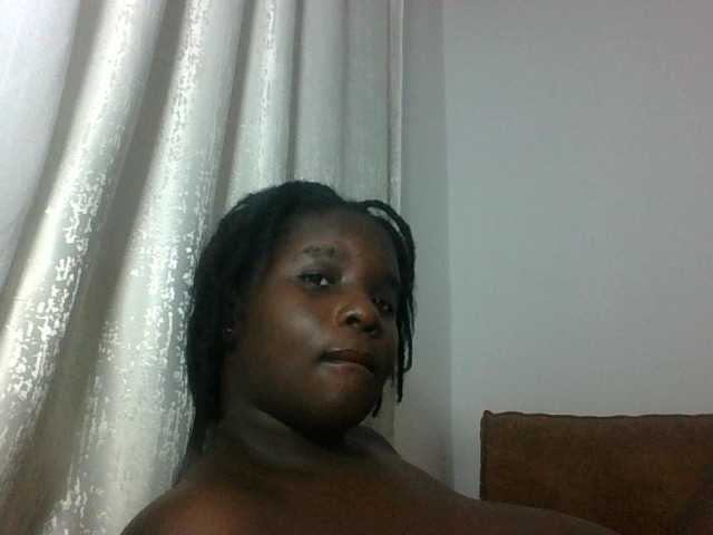 Hotybobbies live cam on BongaCams