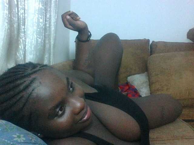 Hotybobbies live cam on BongaCams