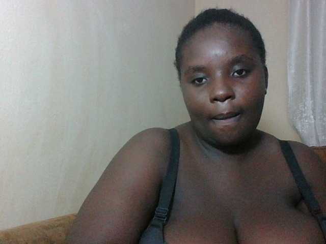 Hotybobbies live cam on BongaCams