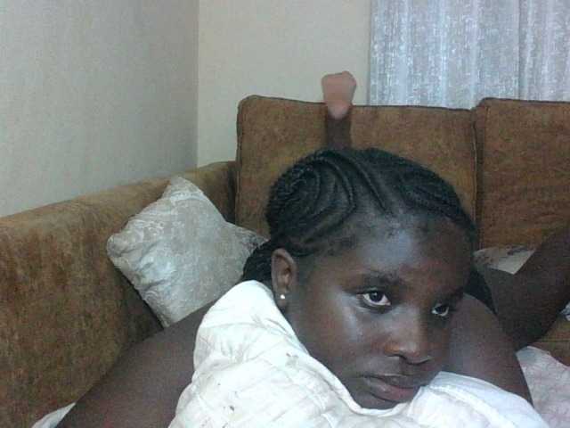 Hotybobbies live cam on BongaCams