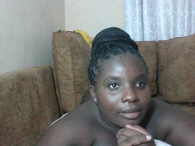 Hotybobbies live cam on BongaCams