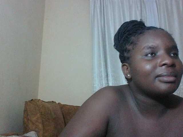 Hotybobbies live cam on BongaCams