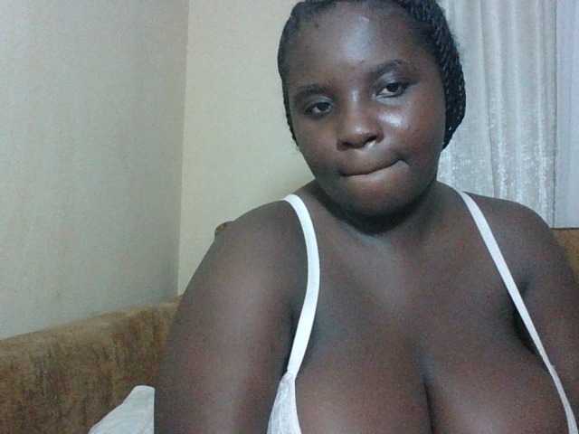 Hotybobbies live cam on BongaCams