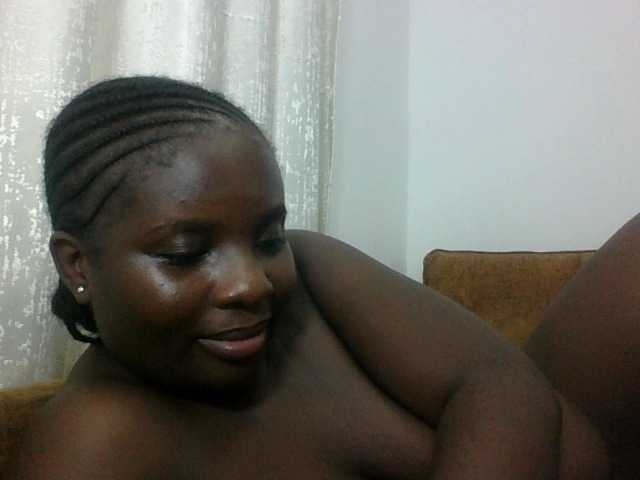 Hotybobbies live cam on BongaCams