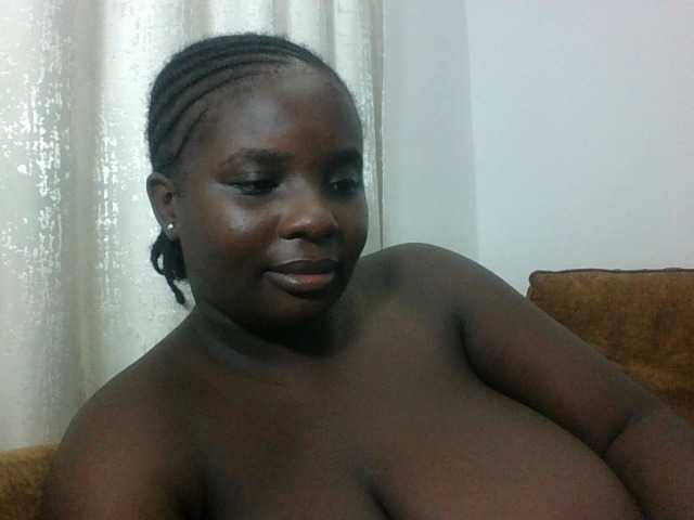 Hotybobbies live cam on BongaCams