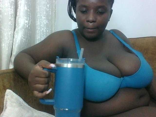 Hotybobbies live cam on BongaCams