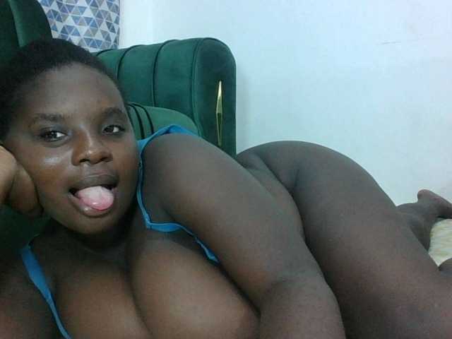 Hotybobbies live cam on BongaCams