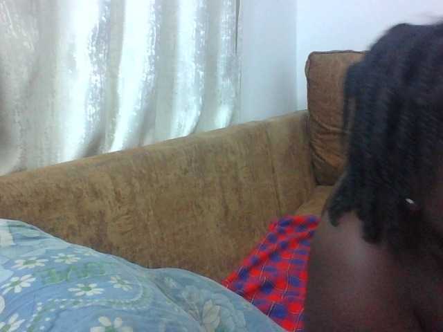 Hotybobbies live cam on BongaCams