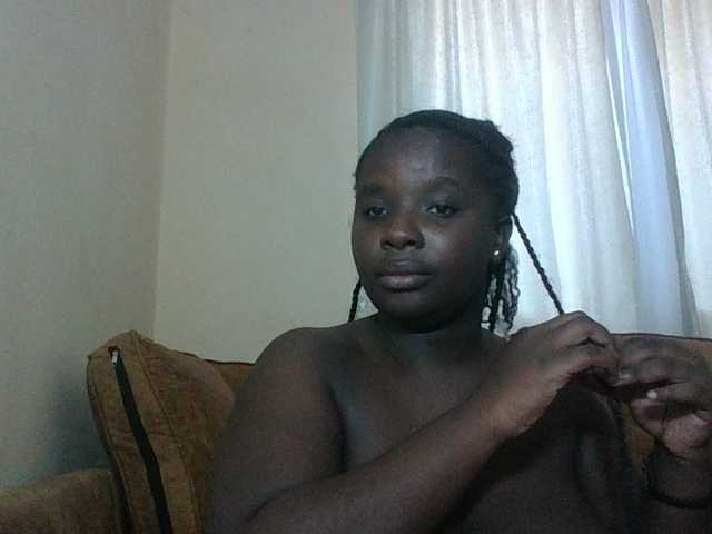 Hotybobbies live cam on BongaCams