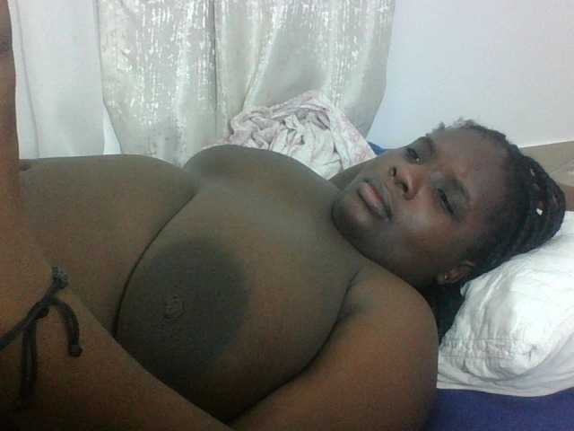Hotybobbies live cam on BongaCams