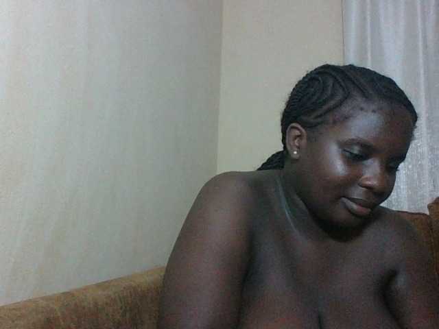 Hotybobbies live cam on BongaCams