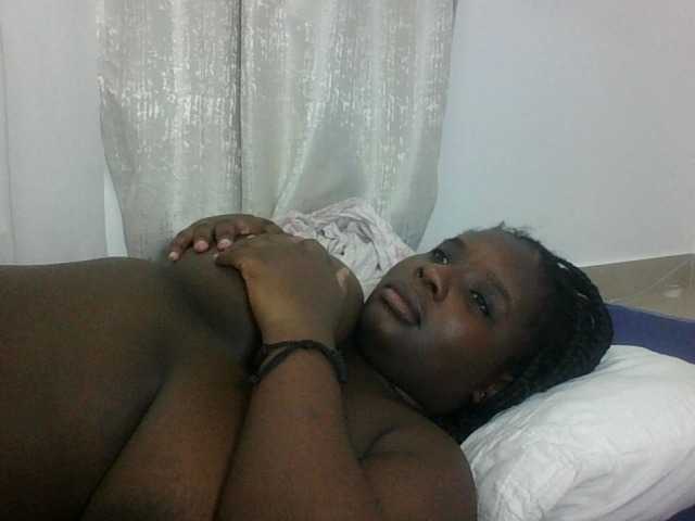 Hotybobbies live cam on BongaCams