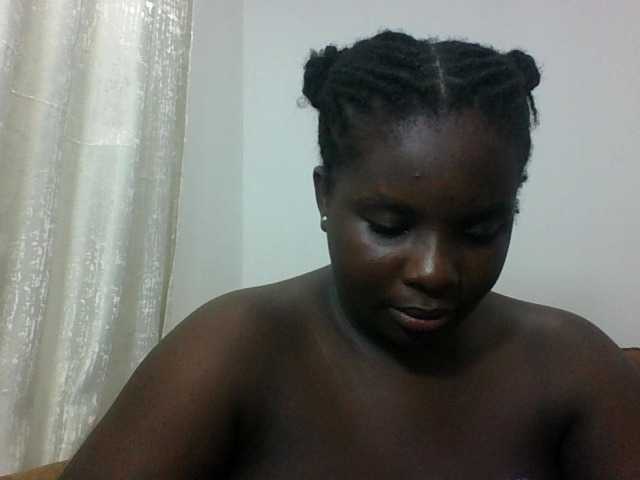 Hotybobbies live cam on BongaCams