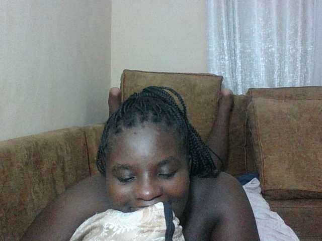 Hotybobbies live cam on BongaCams