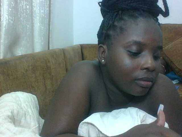 Hotybobbies live cam on BongaCams