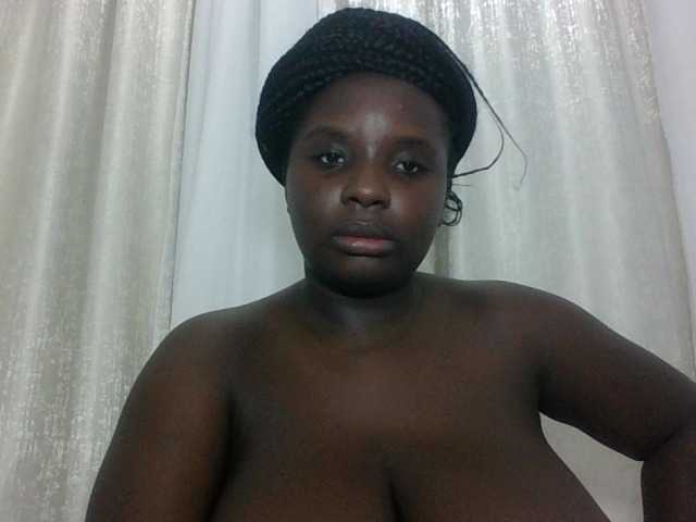 Hotybobbies live cam on BongaCams