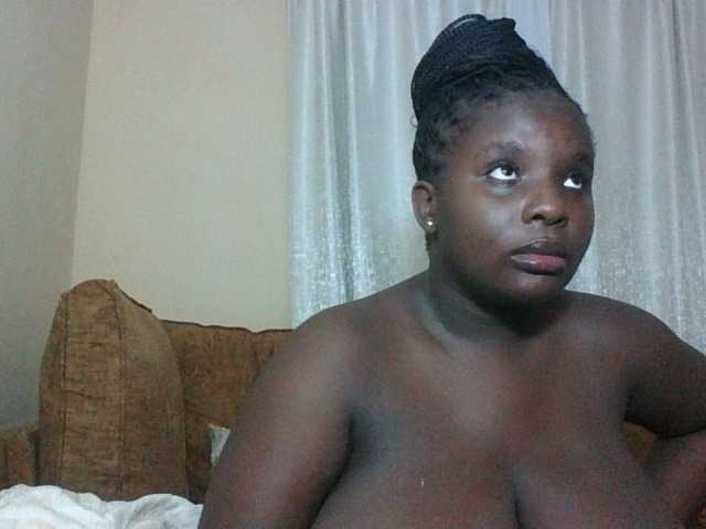 Hotybobbies live cam on BongaCams