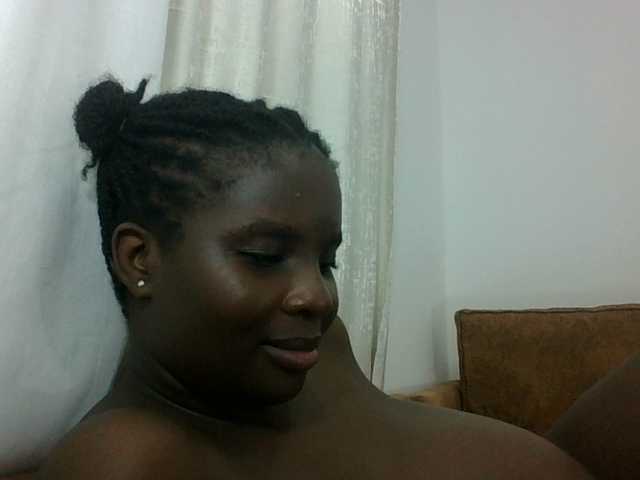 Hotybobbies live cam on BongaCams