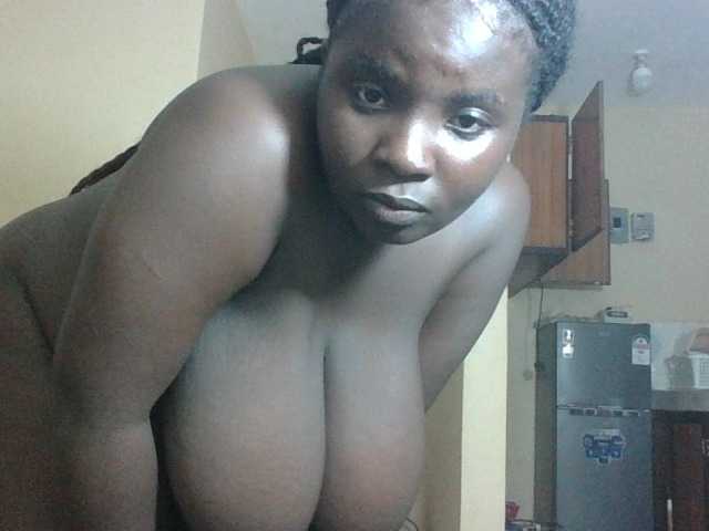 Hotybobbies live cam on BongaCams