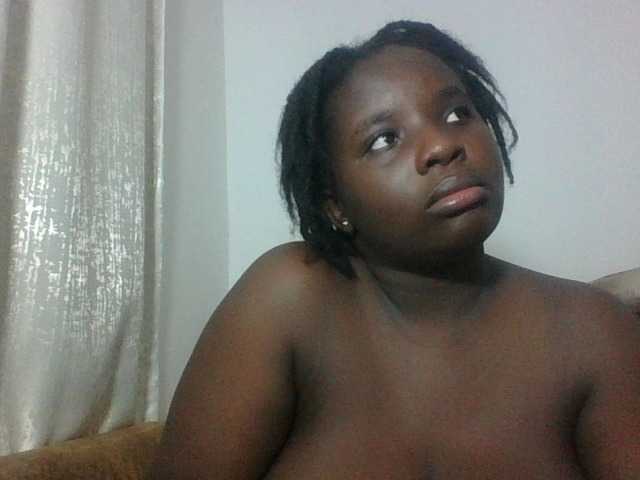 Hotybobbies live cam on BongaCams