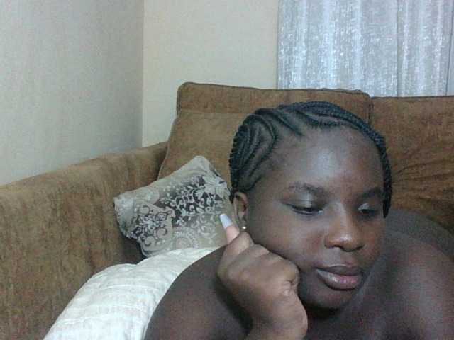 Hotybobbies live cam on BongaCams