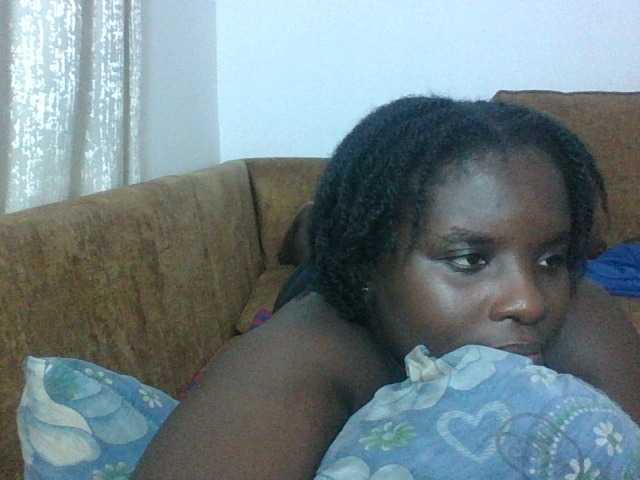 Hotybobbies live cam on BongaCams