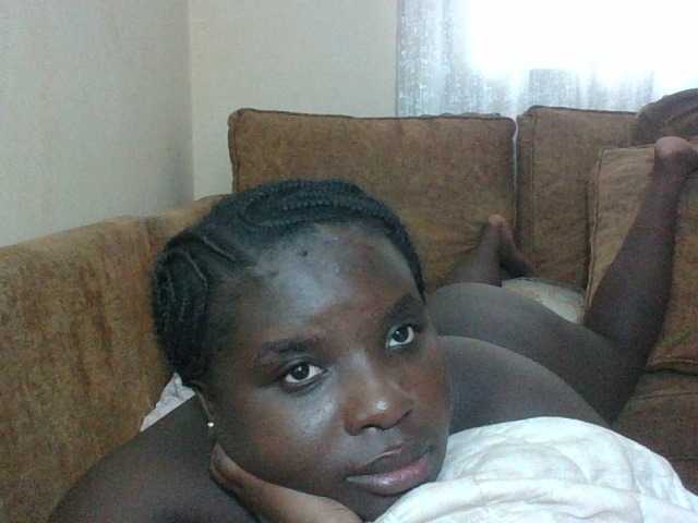 Hotybobbies live cam on BongaCams